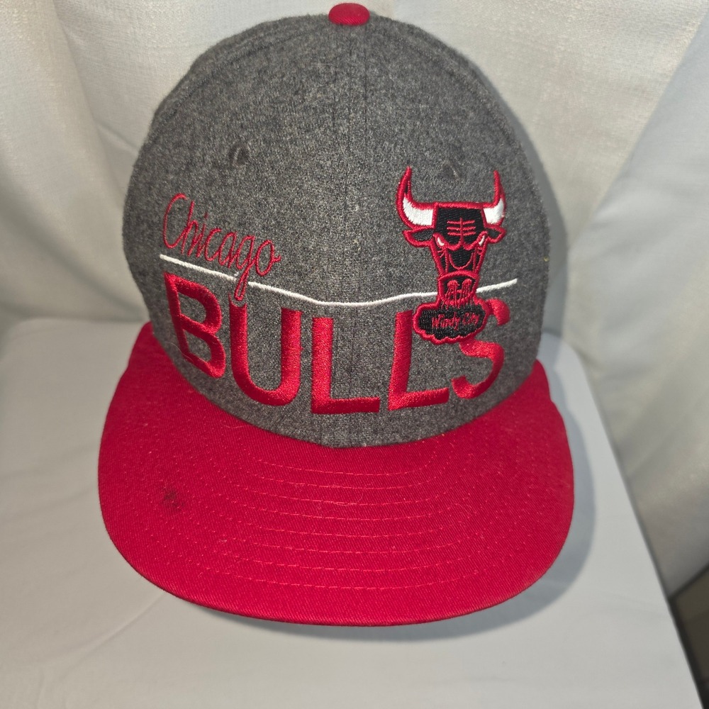 New Era Chicago Bulls 9FIFTY Snapback Hat Gray Red Wool Hardwood Classics NBA